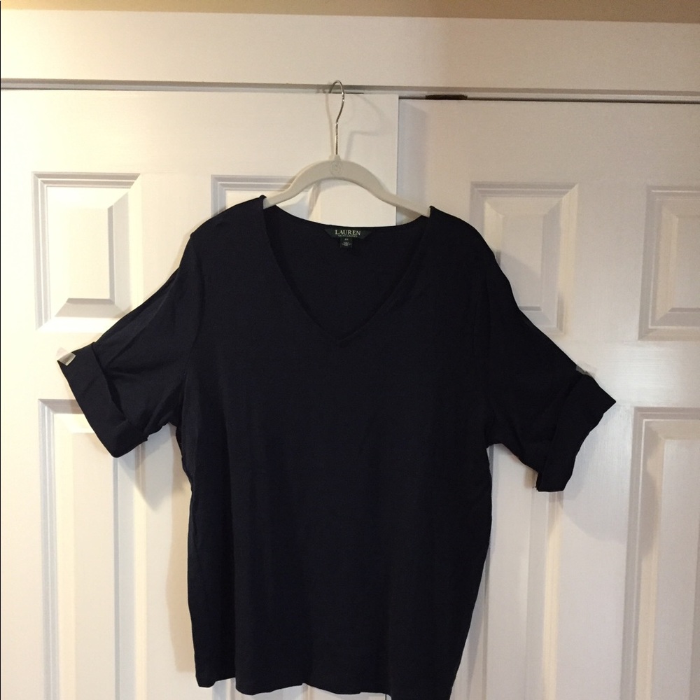 Short sleeved v neck T shirt.